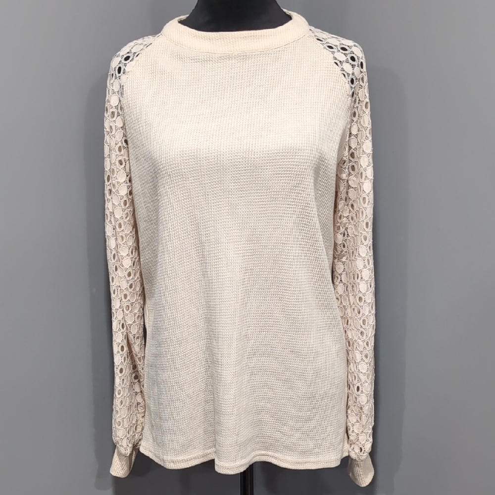 MIHOLL Blushy-Cream Lace Sleeve Top